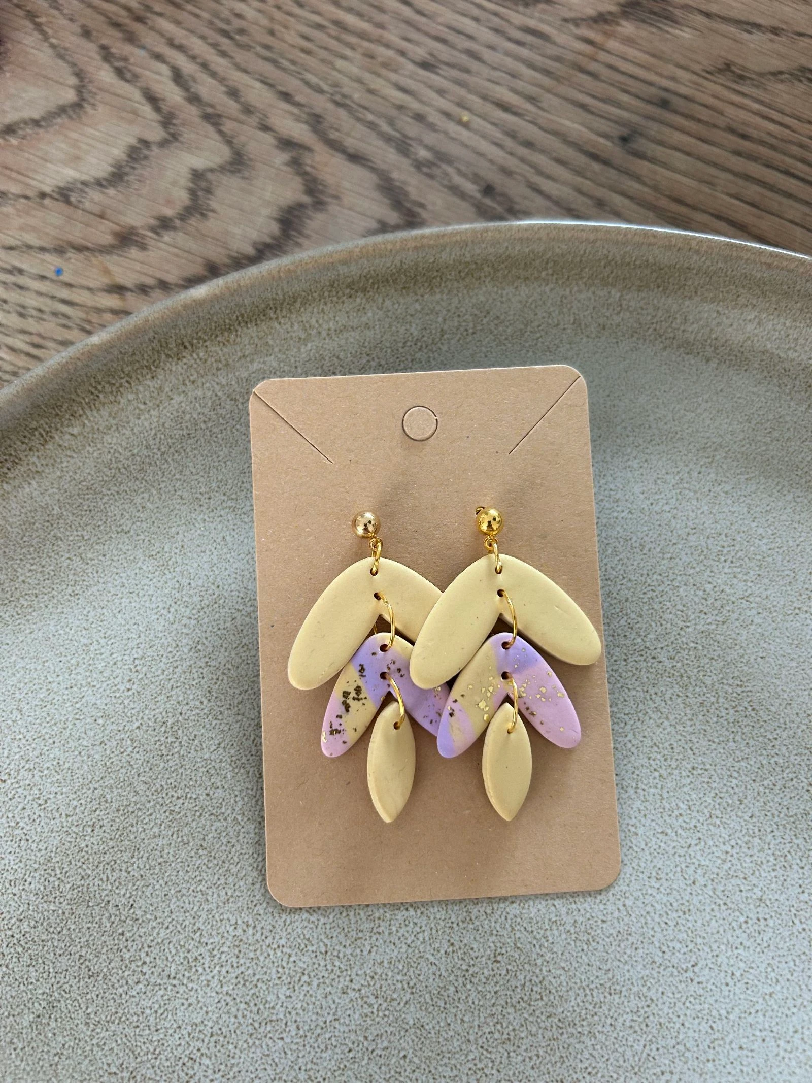 *nieuw* gele oorbellen met lila en roze